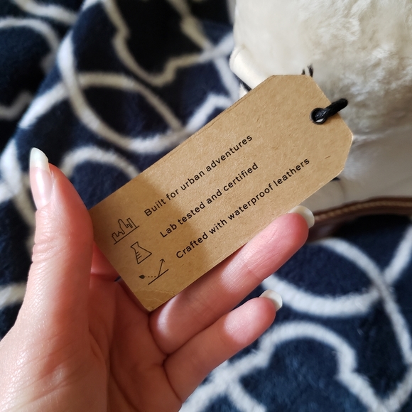 NIB Frye Samantha Hiker in Ivory Nubuck Leather - Picture 6 of 13